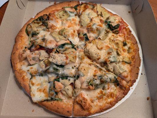 Gluten free pizza (chicken, spinach, artichokes)