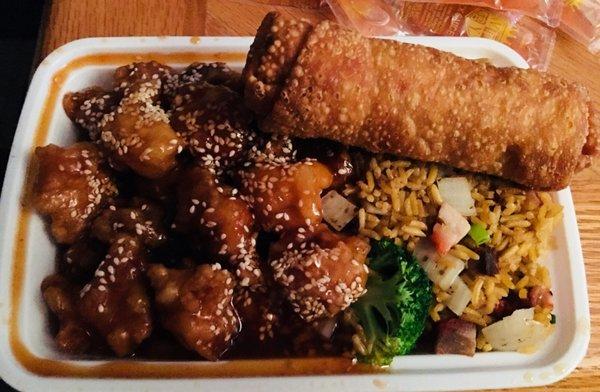 Sesame Chicken dinner combo