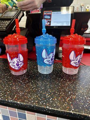 Souvenir cups with free refills.