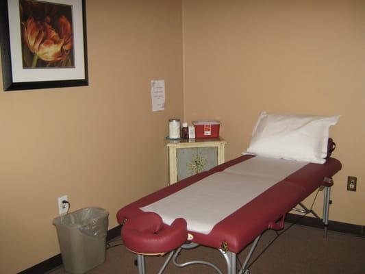 Acupuncture and massage room optimized for quietude; room #3