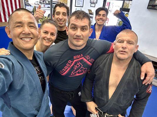 Jiu Jitsu amazes me, training Jiu Jitsu here makes me smile