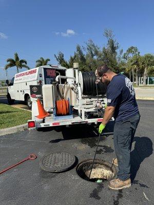 Hydro jetting a restaurant grease trap inlet