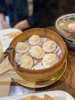 Steamed Pork Buns with Crab Meat