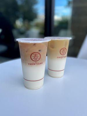 Black tea latte and oolong tea latte