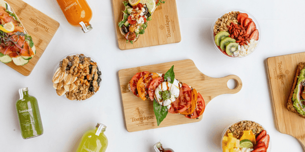 Smoothie bowls, cold-pressed juices, and gourmet toasts! Made with the freshest ingredients!