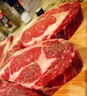 Fantastic 1" thick Wagyu rib-eye. Look at the marbling on these babies!