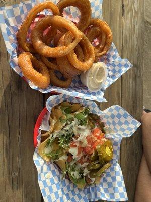 Onion rings and nachos