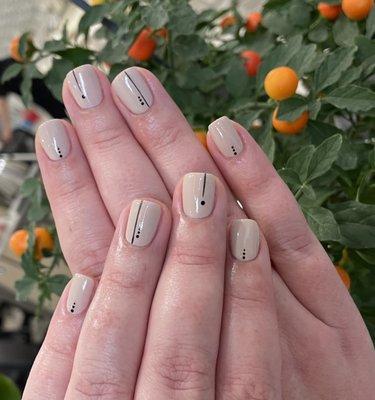 Simple nails design