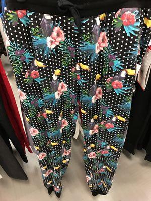 Tee hee, wow! These toucan pants were found in the men's active wear section.