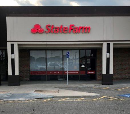 Terry Hawthorne State Farm in Puckett Plaza shopping center