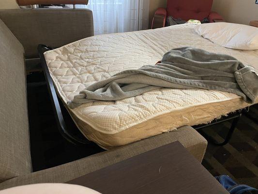 Broken pull out bed