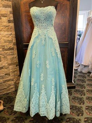 Beautiful Prom gown!