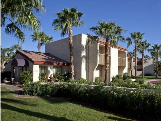 Courtyard at Townhomes on the Park apartments in Phoenix, AZ