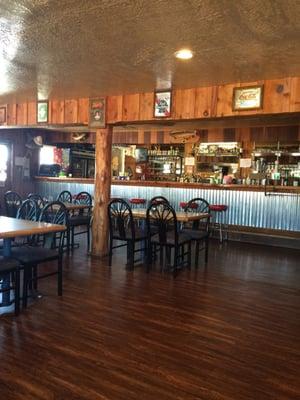 Nice, clean with a billiard room for over 21.  Outdoor patio and small fire pit.  Known for their green-chili cheese burgers.