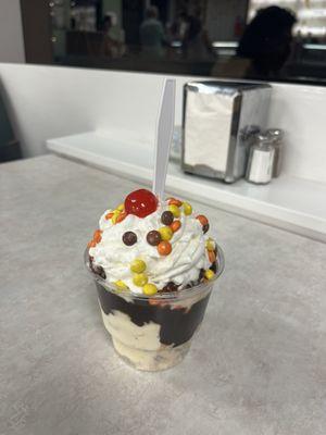 The 3 scoop hot fudge sundae....delicious