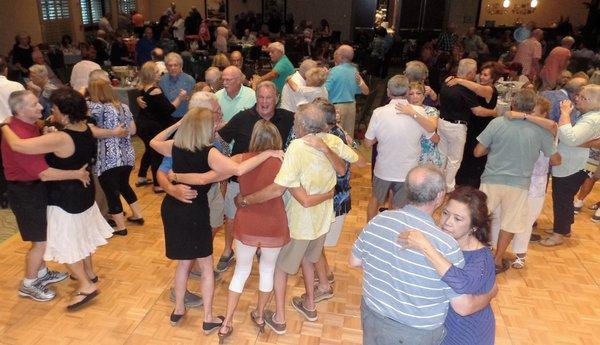 Nothin' like a FULL & HAPPY Dance Floor!