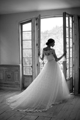 A beautiful Bride Photo top of the mountains in LA
 used canon canon dslr and 85 mm 1.2 lens