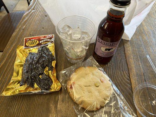 Buffalo jerky, blackberry cider and cookie