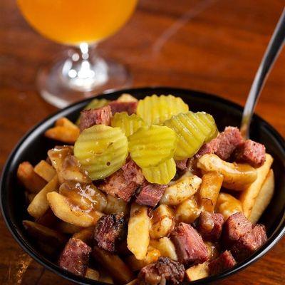 Pictured: "Quebecois" (Montreal Smoked Corn Beef Brisket Poutine).