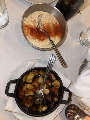 Hummus and Roasted Garlic Cloves With Tomato And Basil