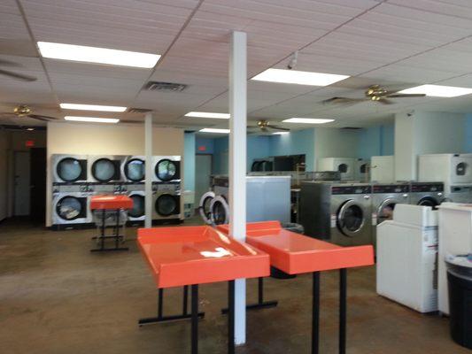 If those dirty socks could talk, they would ask you to bring them here! The Best Place in Omaha for YOUR dirty clothes!