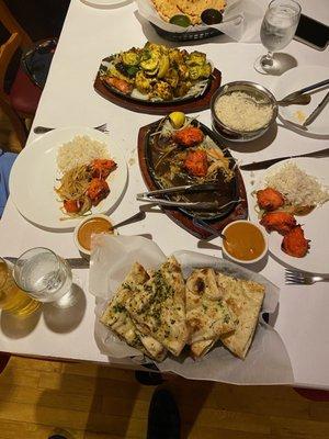 Tandoori chicken, Tandoori Grilled Vegetables, Garlic Chili Naan & Garlic Naan