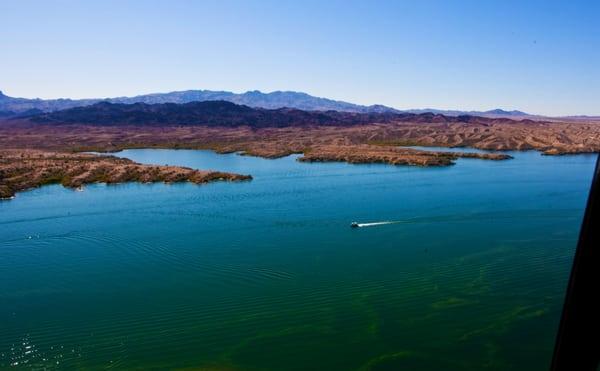 Lake Havasu offers breathtaking scenery and blue water. Rent a boat, jetski or pontoon and enjoy it.