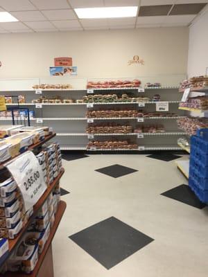 Milford Bakery Outlet -- Milford Plaza : 91 Medway Road / Route 109, Milford           Interior