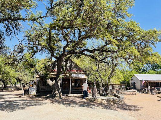 Luckenbach