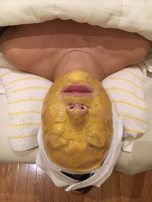 Gold collagen mask