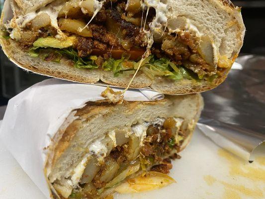 Papas con chorizo TORTA!!!
Potatoes and spiced Mexican chorizo sandwiches !(TORTA)