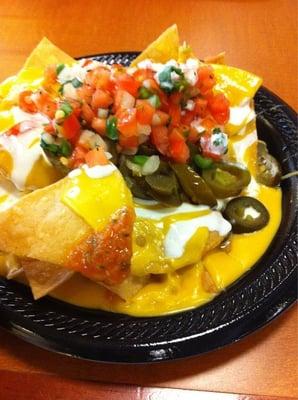 Killer nachos and drink fo' $3!