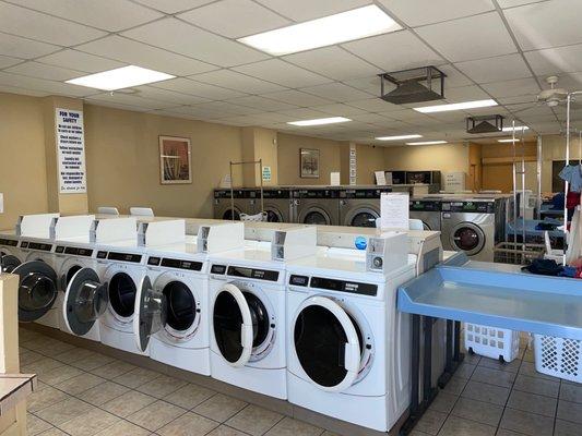 Mike's Laundromat