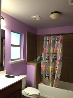 Medium bathroom