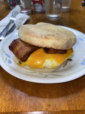 Breakfast sandwich with bacon