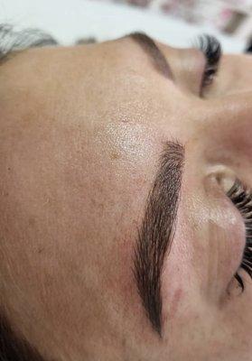 Microblad eyebrows.