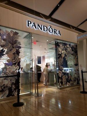 Pandora Authorized Retailer