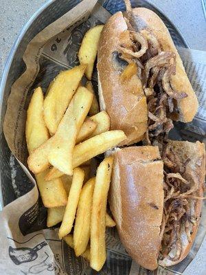 Cheesesteak with garlic bread