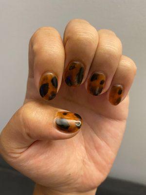 Tortoise shell nails (Gel)