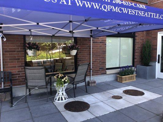 Sunny June day in our cute visiting area! Quail Park doing all we can during the health crisis to make sure loved ones can still connect.