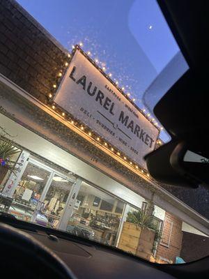 Laurel market