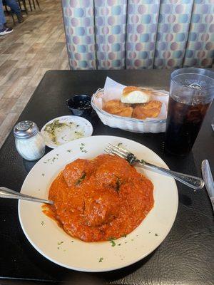 Angel hair Spaghetti and meatballs. Delicious!!