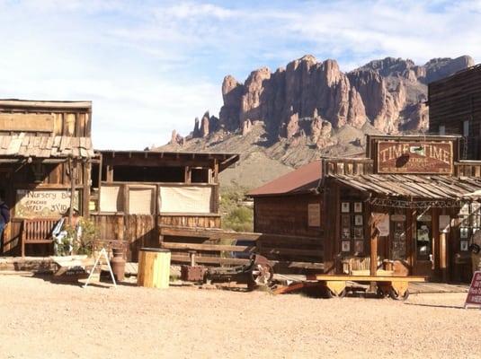 Jake's O Mine Saloon and western town