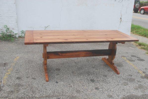 harvest table
trestle table