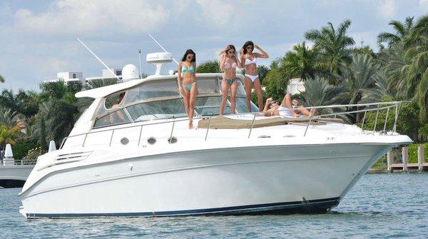 Yacht charters in Miami