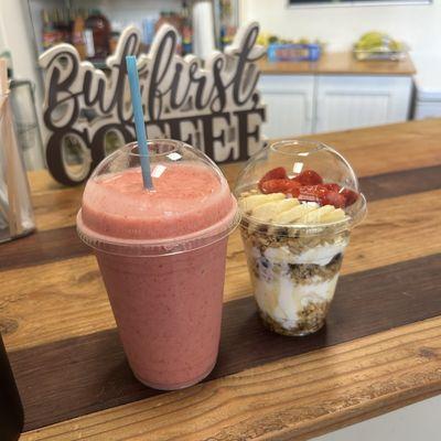 BananaBerry smoothie and yogurt parfait.