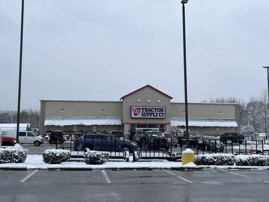 Tractor supply in snowy weather