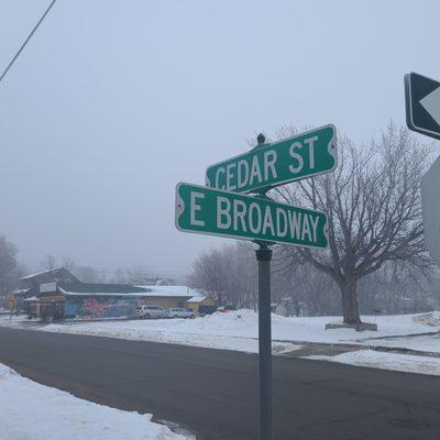 On the corn  of cedar st., E.Broadway st.