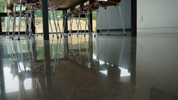 Polished concrete floor