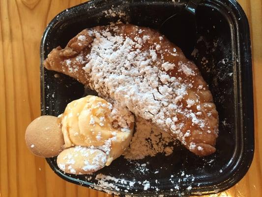 Fried Banana pie with ice cream